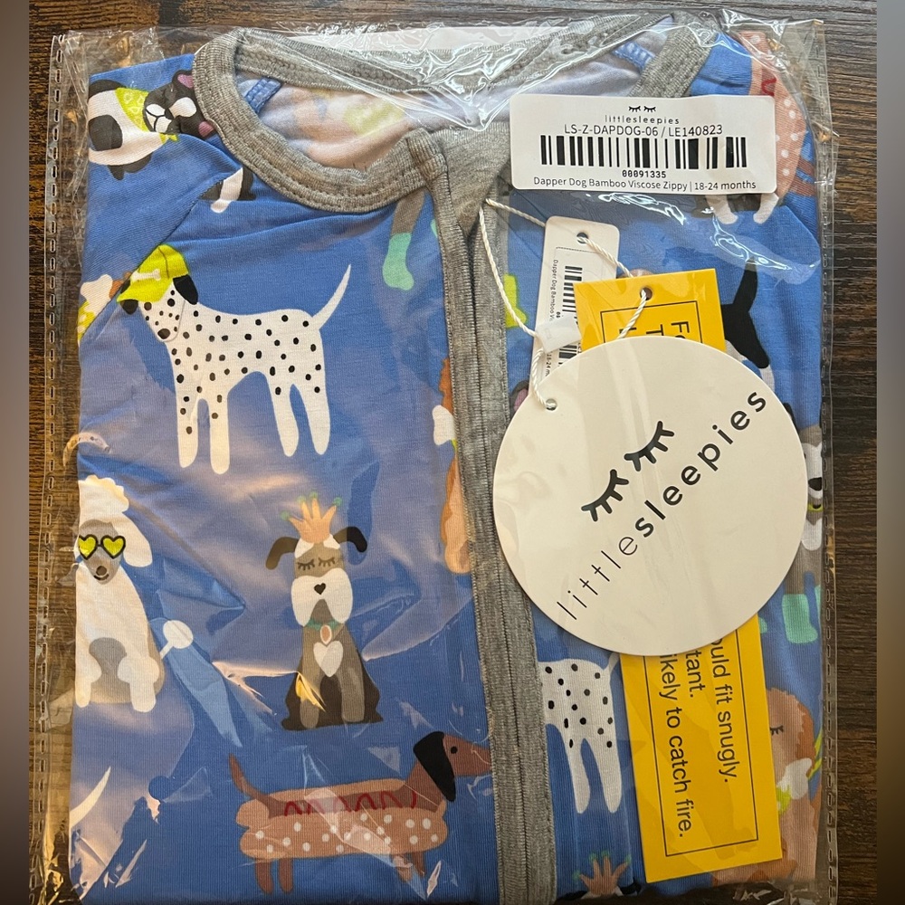 Dapper dogs little sleepies zippy. NWT 18-24months 

Smoke free home
